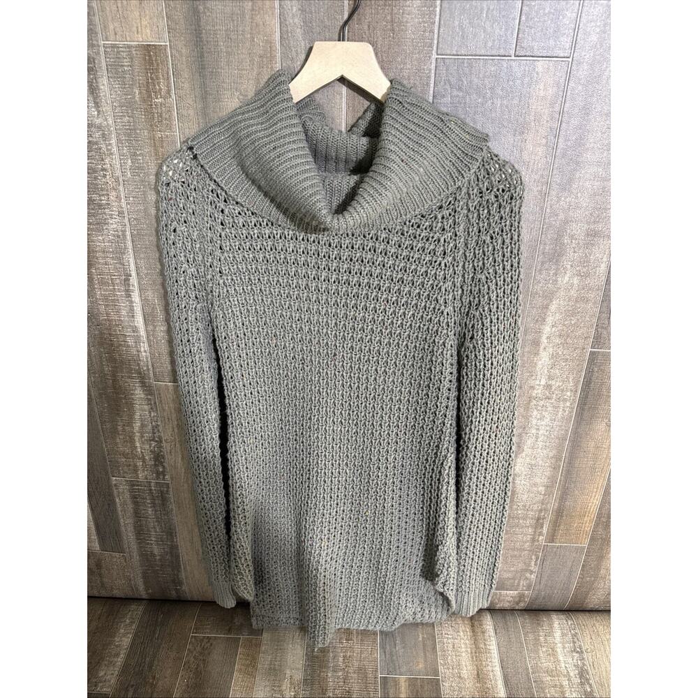 rue 21 Gray knit turtleneck sweater size Medium‎